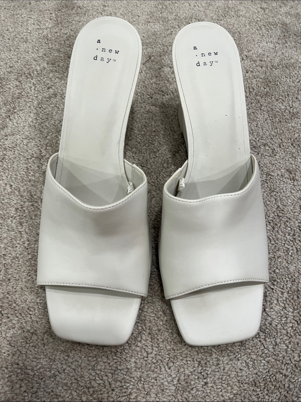 White wedges size 11